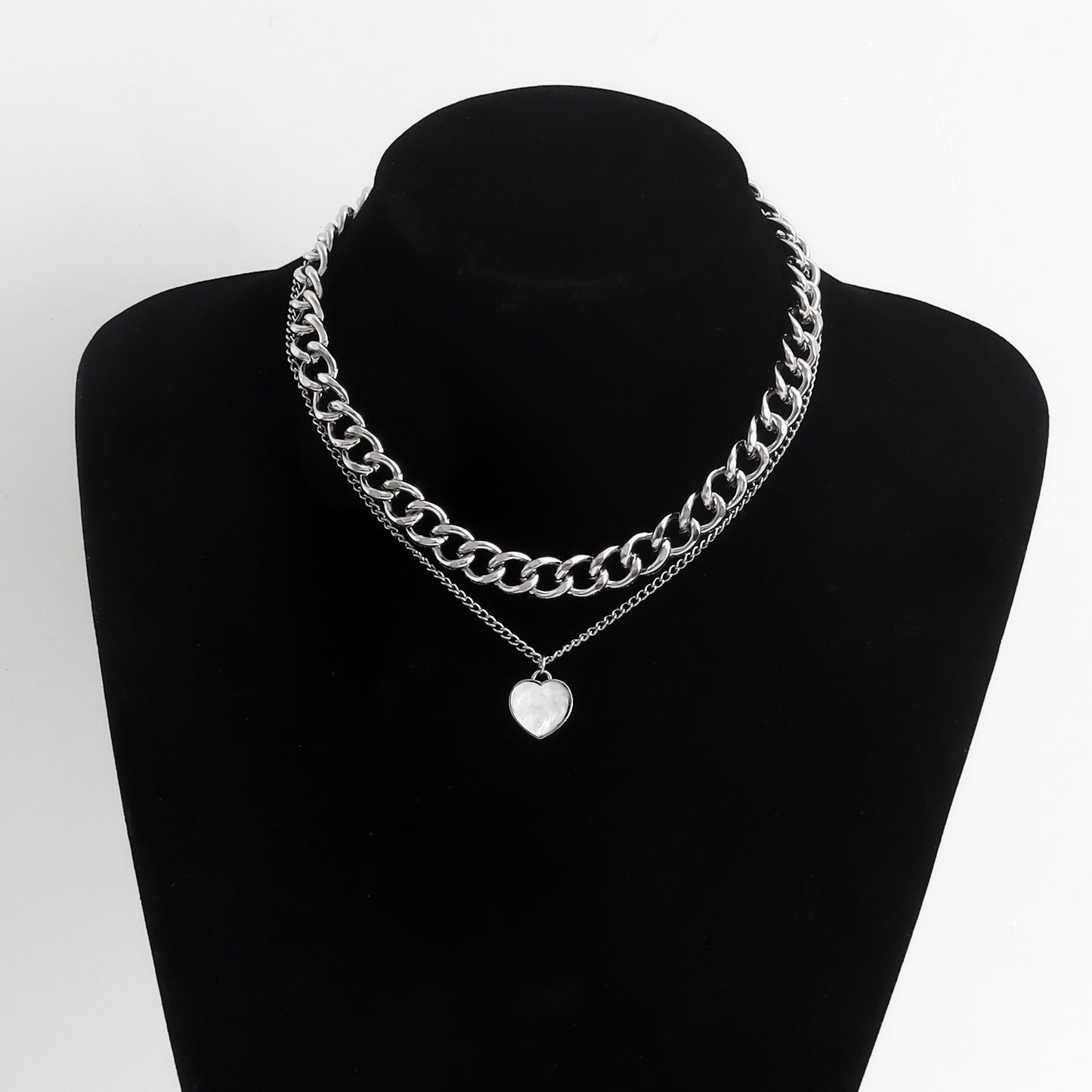 CALCIS NECKLACE
