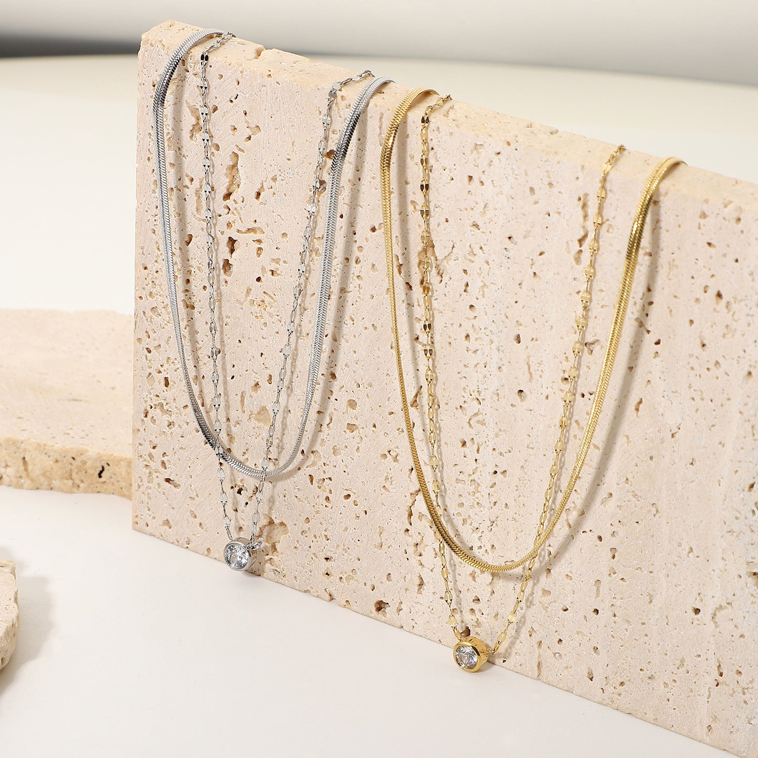 SALWA NECKLACE