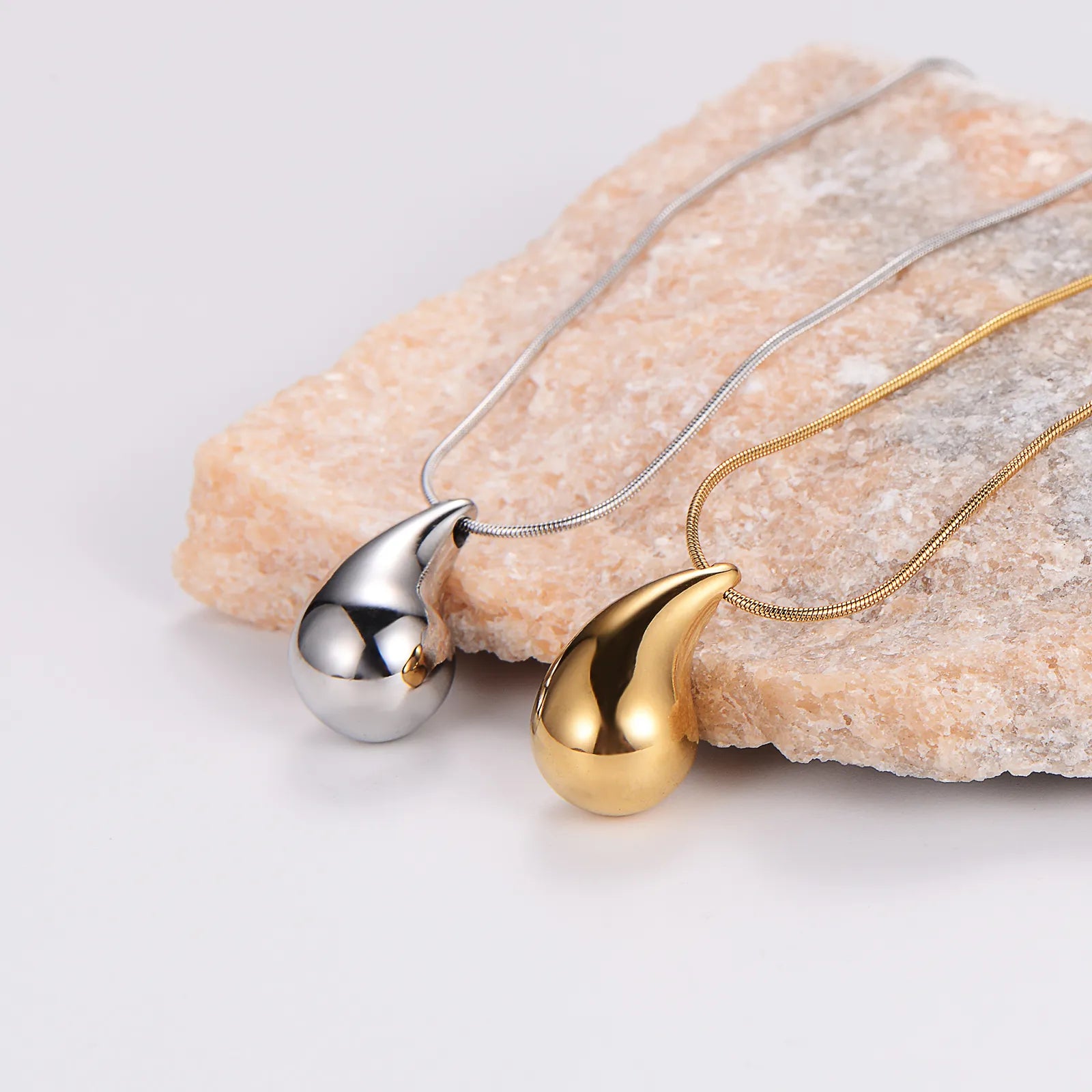 PICCIO NECKLACE