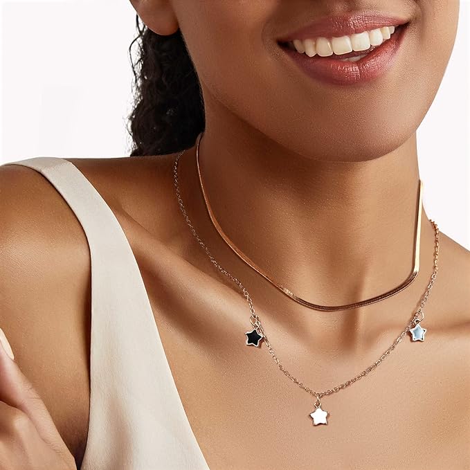 STAR NECKLACE